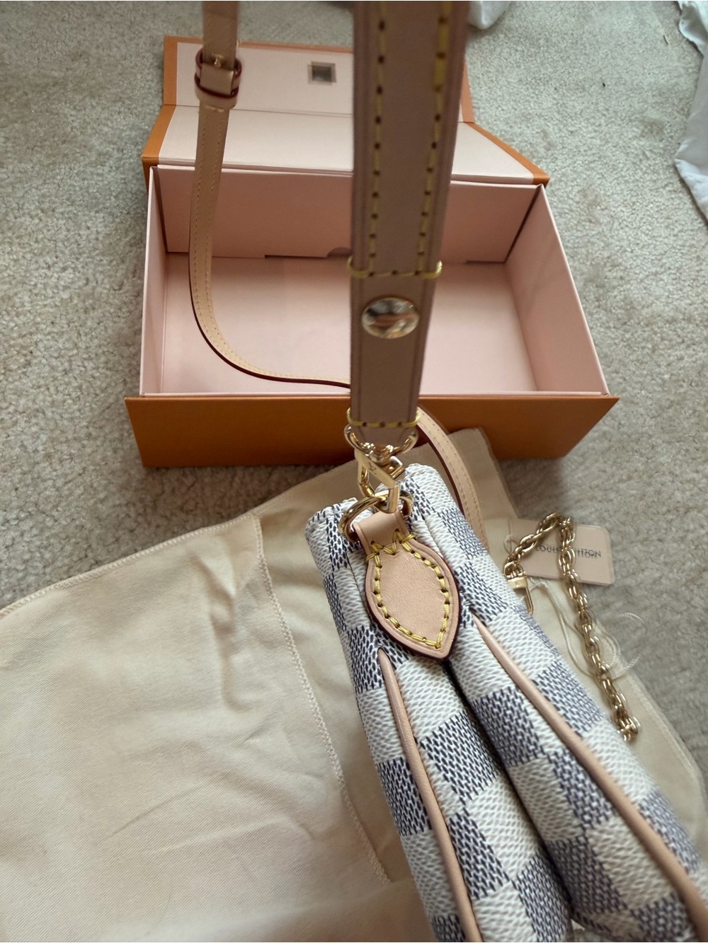Louis Vuitton Pochette Liv in Damier Azur (Cream/White) Full Set - Picture 9 of 12